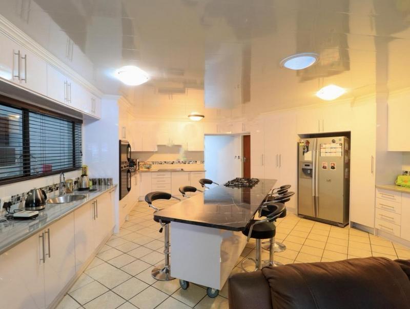 4 Bedroom Property for Sale in Langenhovenpark Free State